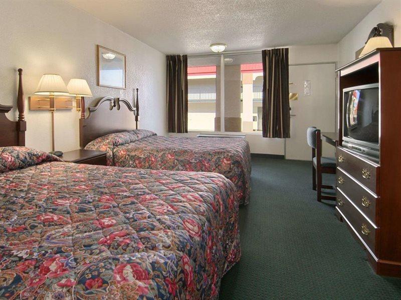 Super 8 By Wyndham Oklahoma Fairgrounds Motell Exteriör bild